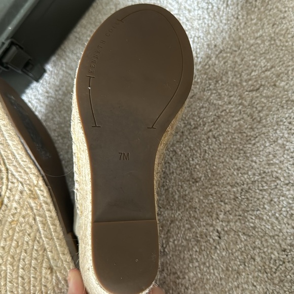 Kenneth Cole 7m platform heels suede top GUC very comfy - Picture 8 of 8